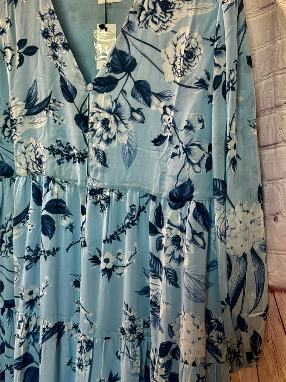New 1XL Sugarlips Powder Blue Floral Tiered V-Neck Maxi Dress - Picture 6 of 6